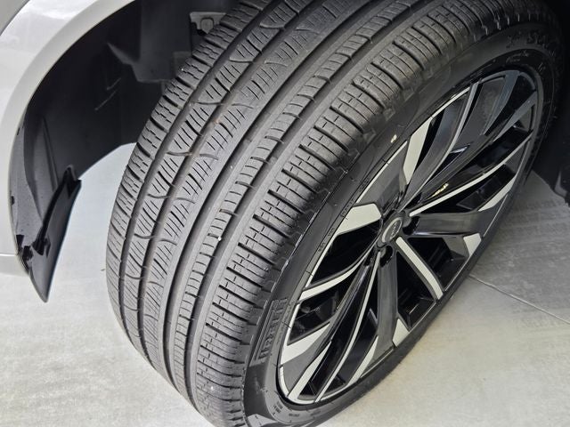 2025 Volvo XC90 B5 Plus 2025.5