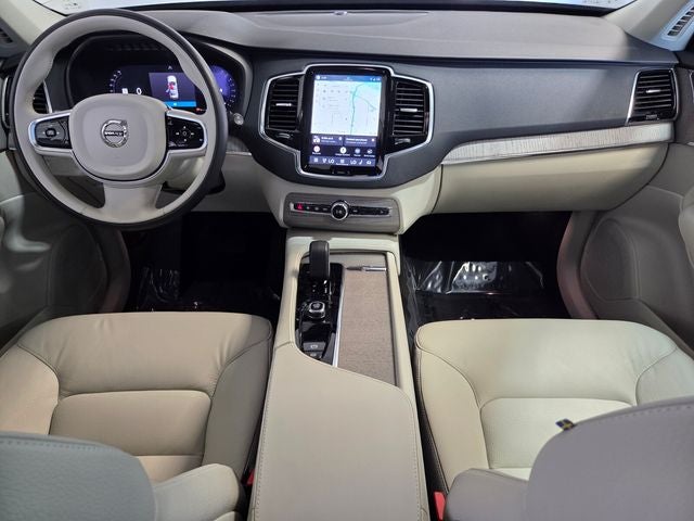 2025 Volvo XC90 B5 Plus