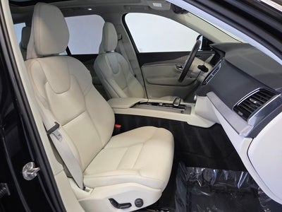 2025 Volvo XC90 B5 Plus
