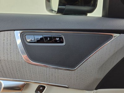 2025 Volvo XC90 B5 Plus