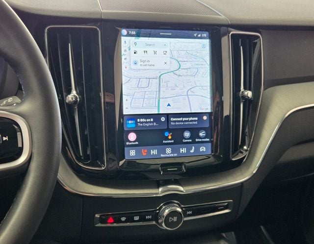 2025 Volvo XC60 B5 Plus