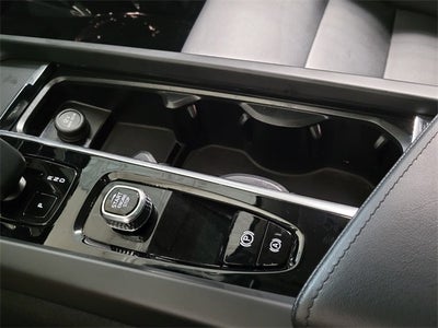 2025 Volvo XC60 B5 Core