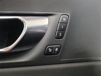 2025 Volvo XC60 B5 Core