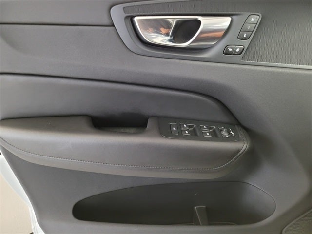 2025 Volvo XC60 B5 Core