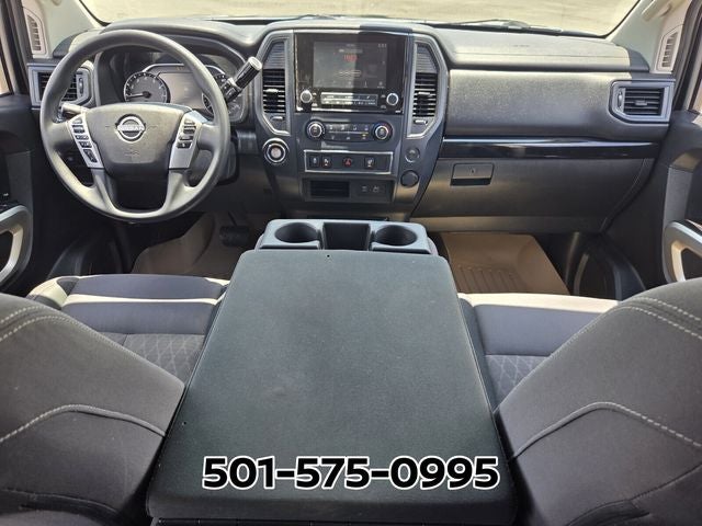 2023 Nissan Titan SV