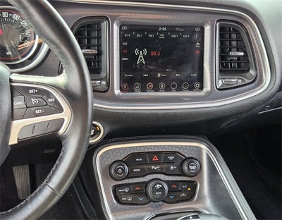 2017 Dodge Challenger SXT