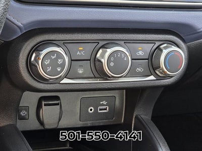 2023 Nissan Versa 1.6 SV