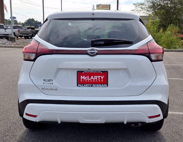 2023 Nissan Kicks S