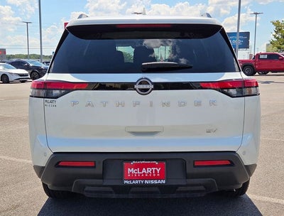 2024 Nissan Pathfinder SV