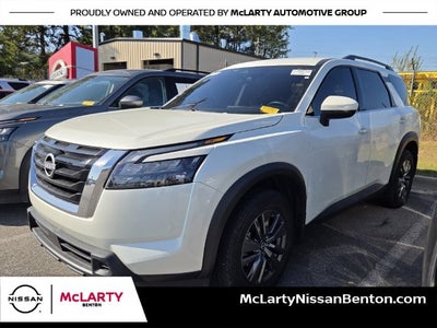 2024 Nissan Pathfinder SV
