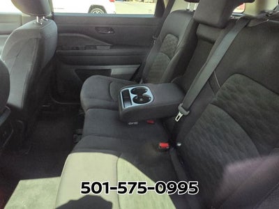 2024 Nissan Pathfinder SV