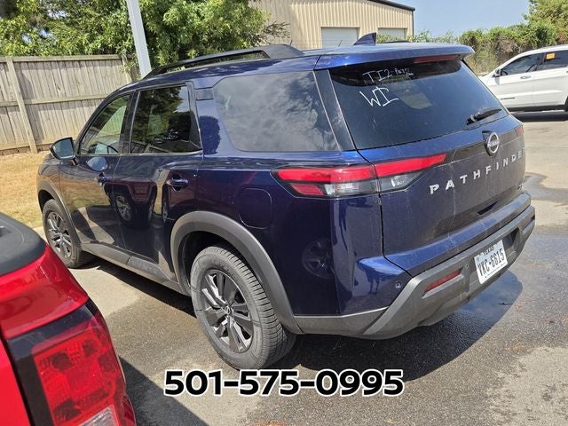2024 Nissan Pathfinder SV
