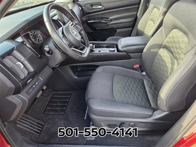 2022 Nissan Pathfinder SV