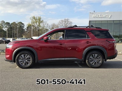 2022 Nissan Pathfinder SV