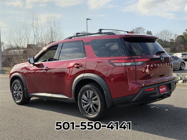 2022 Nissan Pathfinder SV