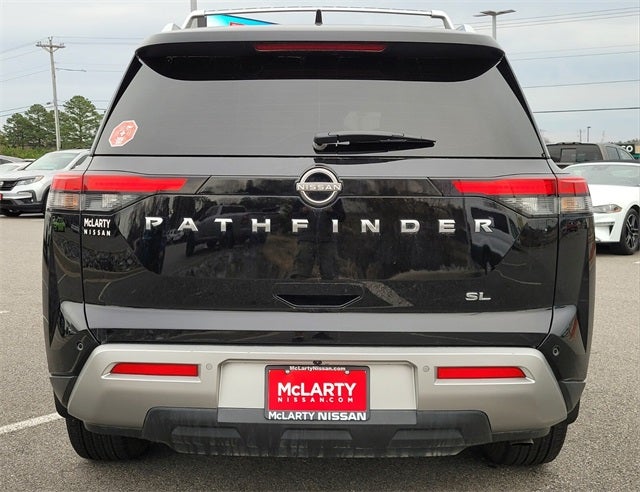 2022 Nissan Pathfinder SL