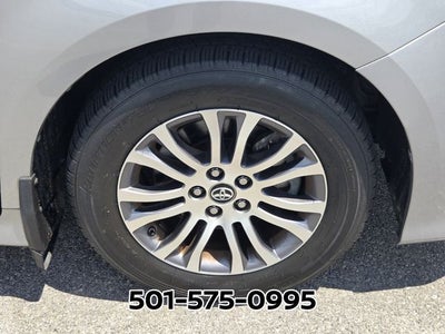 2018 Toyota Sienna XLE 8 Passenger