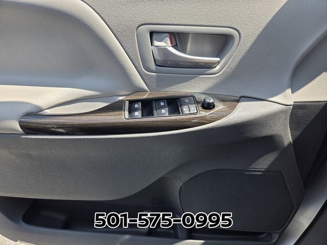 2018 Toyota Sienna XLE 8 Passenger