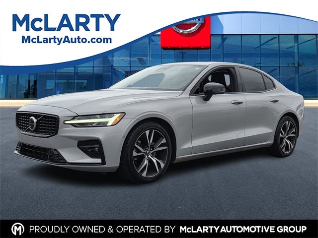 2024 Volvo S60 B5 Plus Dark Theme