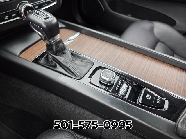 2021 Volvo XC60 T5 Momentum