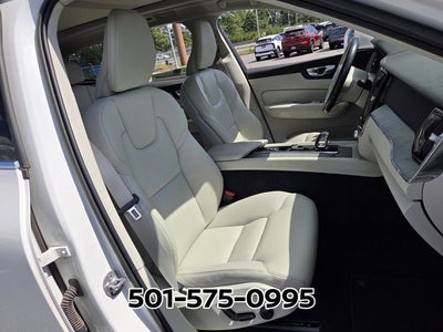 2023 Volvo XC60 B5 Plus Bright Theme