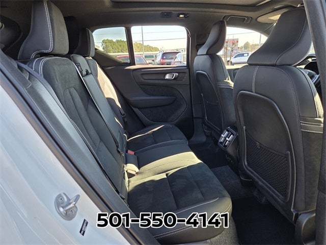 2025 Volvo XC40 B5 Plus Dark Theme