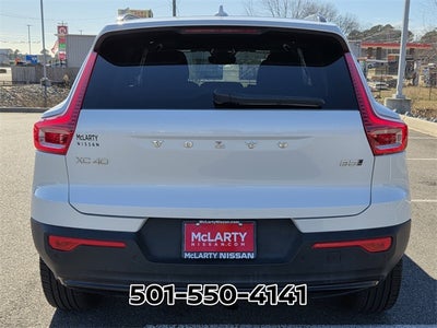 2025 Volvo XC40 B5 Plus Dark Theme