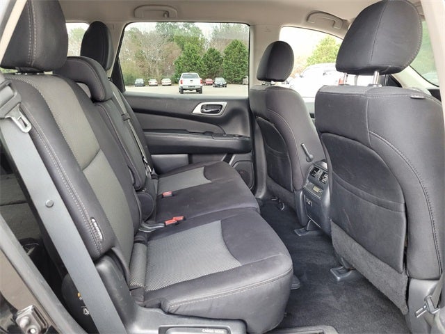 2019 Nissan Pathfinder SV