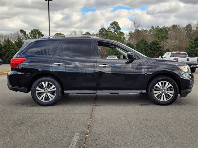 2019 Nissan Pathfinder SV