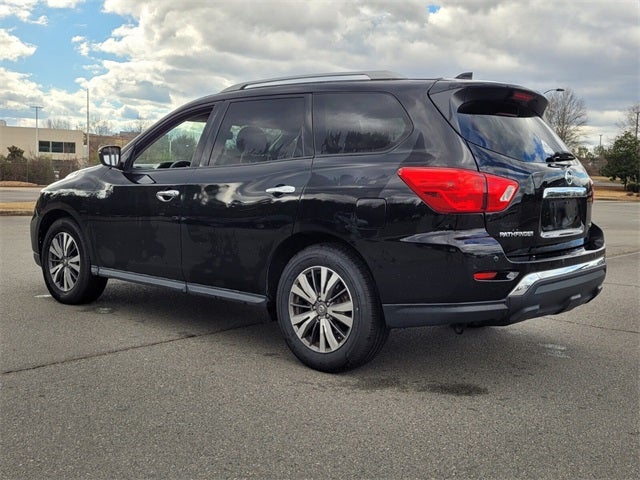 2019 Nissan Pathfinder SV