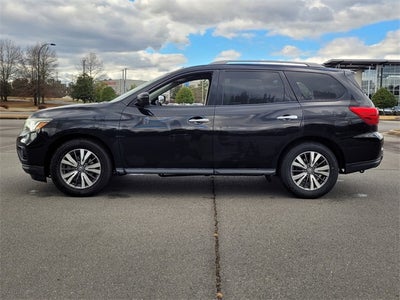 2019 Nissan Pathfinder SV