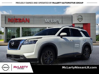 2022 Nissan Pathfinder SV