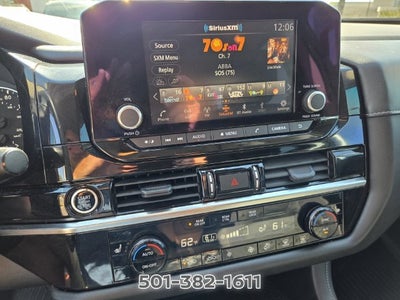 2022 Nissan Pathfinder SV