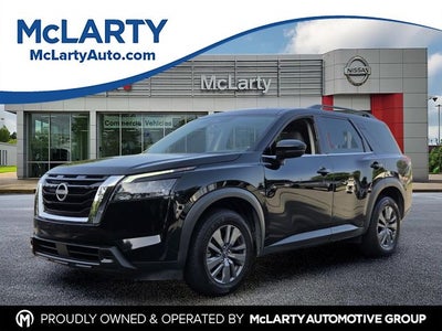 2024 Nissan Pathfinder SV
