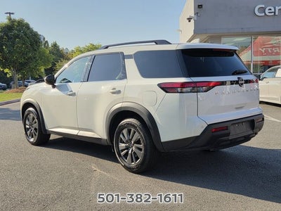 2025 Nissan Pathfinder SV