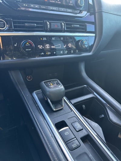 2023 Nissan Pathfinder SV