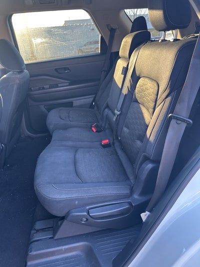 2023 Nissan Pathfinder SV