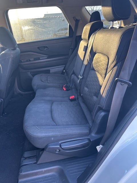 2023 Nissan Pathfinder SV