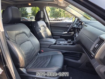 2023 Nissan Pathfinder Platinum