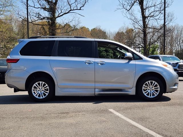 2017 Toyota Sienna L Handicap Lift Handicap Lift