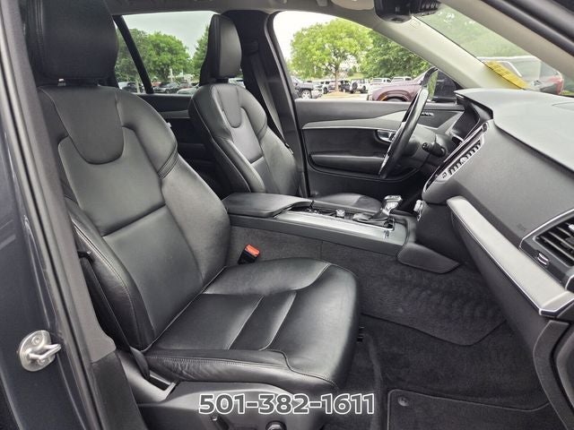2022 Volvo XC90 T5 Momentum