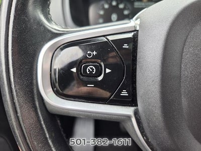 2022 Volvo XC90 T5 Momentum