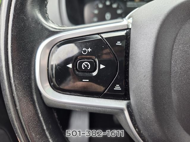 2022 Volvo XC90 T5 Momentum